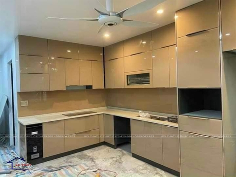 TỦ BẾP KHUNG INOX- CÁNH KÍNH K11