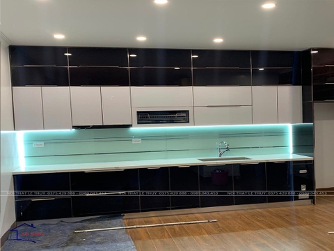 TỦ BẾP KHUNG INOX- CÁNH KÍNH K06