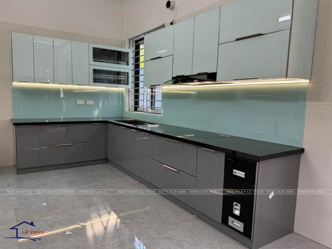 TỦ BẾP KHUNG INOX- CÁNH KÍNH K15