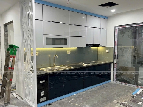 TỦ BẾP KHUNG INOX- CÁNH KÍNH K14
