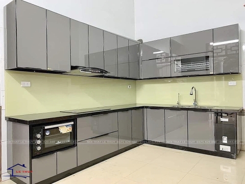 TỦ BẾP KHUNG INOX- CÁNH KÍNH K18