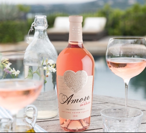 Rượu vang hồng có gì đặc biệt mà nhiều chị em yêu thích đến vậy?