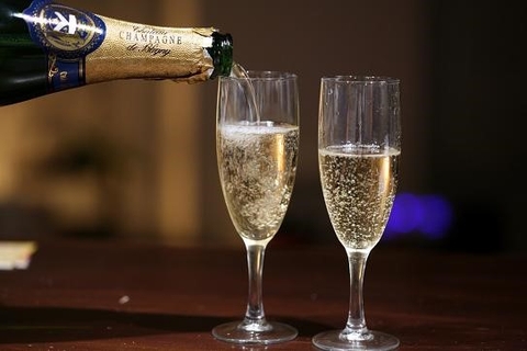 3 lí do khiến rượu champagne đắt đỏ hơn các loại vang sủi bình thường