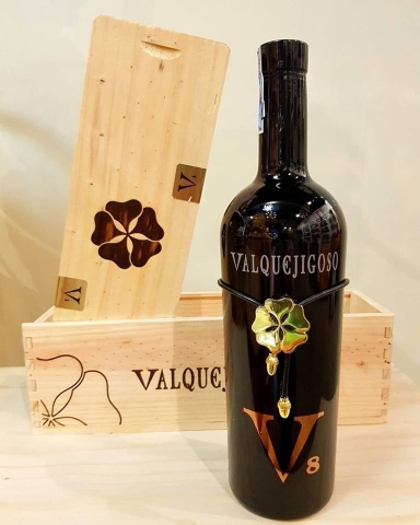 Sức hấp dẫn đến từ Vang Tây Ban Nha V8 VALQUEJIGOSO