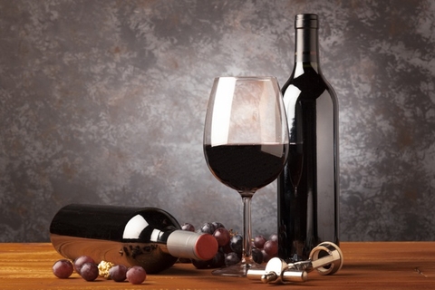 Nên chọn rượu vang Pháp hay Chile?