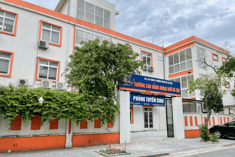 TUYỂN SINH CAO ĐẲNG NGÔN NGỮ ANH