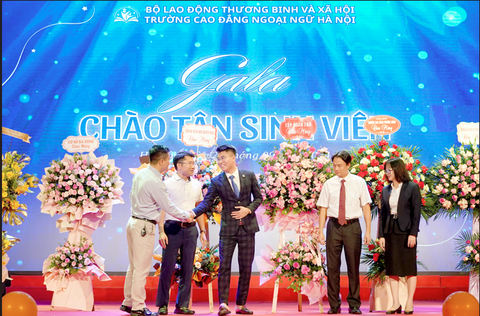 Gala Chào Tân Sinh Viên 2024 Trường Cao Đẳng Ngoại Ngữ Hà Nội