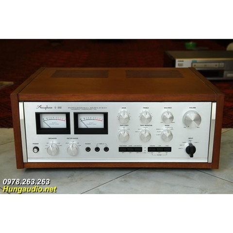 Amply Accuphase E202 Có vỏ gỗ