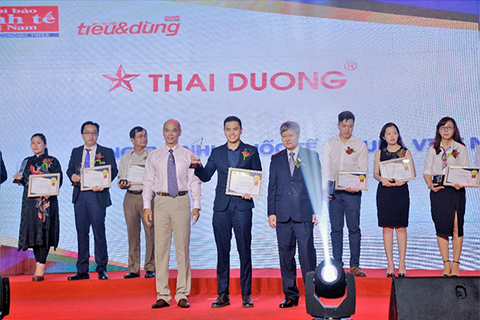 Sao Thái Dương tự hào nhận giải thưởng "Thương hiệu mạnh Việt Nam 2017 – 2018”