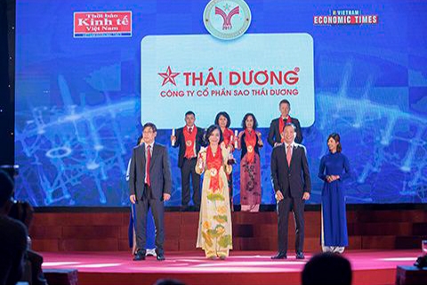 Sao Thái Dương thăm hỏi và tặng quà các thương binh, gia đình chính sách