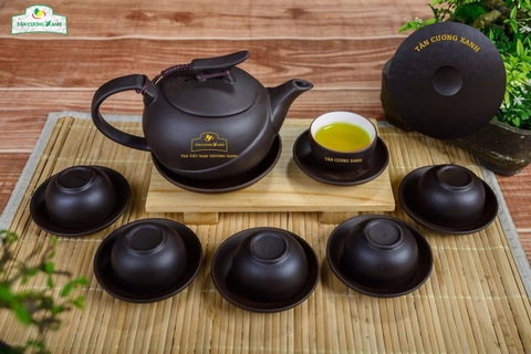 Kỹ Thuật Đánh Hương Trà Thái Nguyên Bằng Lửa Tự Nhiên tại Nhà Máy Tân Cương Xanh
