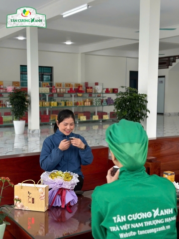 Nghệ Thuật Chế Biến Trà Thái Nguyên Tại Nhà Máy Tân Cương Xanh