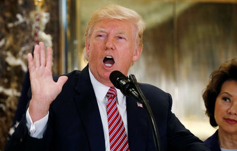 Bị phản đối, ông Donald Trump giải tán 2 hội đồng kinh doanh