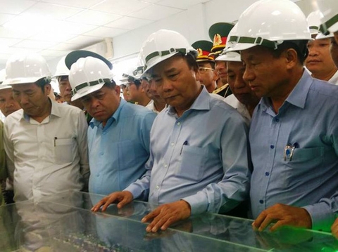 Thủ tướng Nguyễn Xuân Phúc thị sát tại Formosa