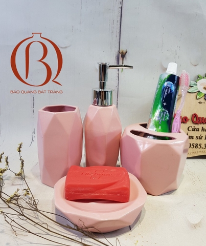 Mẹo Nhỏ Để Giữ Bộ Phụ Kiện Nhà Tắm Bằng Sứ Luôn Bền Đẹp Như Mới