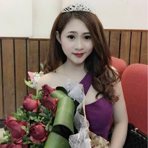 Promotion Girl:  09 Đinh Hải Yến