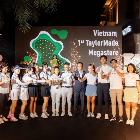 Cung cấp bục xoay cho sự kiện Khai trương Megastore TaylorMade đầu tiên tại Việt Nam