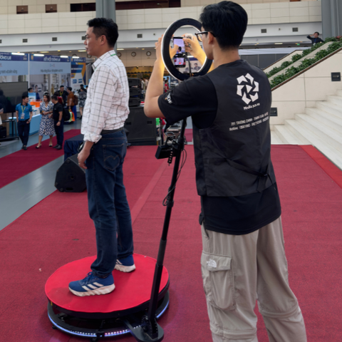 Cung cấp bục xoay 360 độ cho sự kiện tại Trung tâm Hội nghị Quốc gia