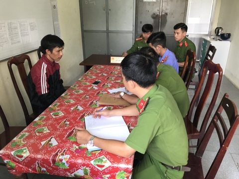 Cho bạn mượn tiền còn bị trói, nhét giẻ vào miệng và chém suýt chết
