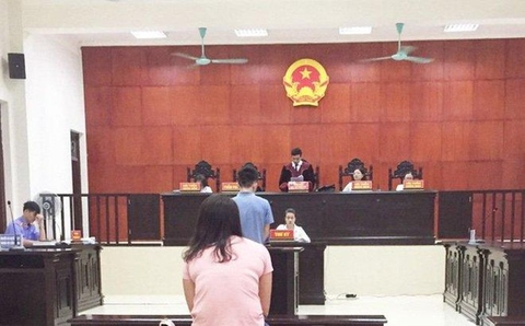 Bác rể đồi bại nhiều lần hiếp dâm và dâm ô 2 cháu gái