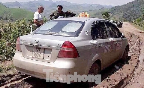 Tìm thấy thi thể tài xế taxi bị 3 đối tượng nước ngoài sát hại