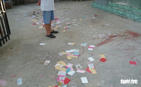 Bị phạt 14 triệu đồng vì mang sơn, mắm tôm đi đòi nợ