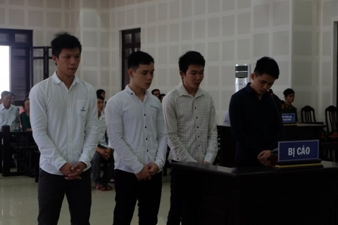 Chủ quán bánh canh xúi con trai “truy sát” nhóm thanh niên vì hiểu nhầm con gái bị chọc ghẹo