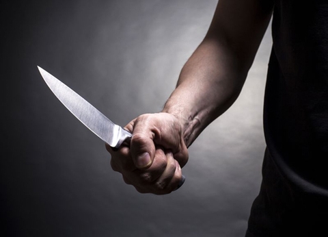 Đắk Lắk: Tức giận việc bạn bị chửi, nam thanh niên dùng dao đâm nạn nhân thấu ngực