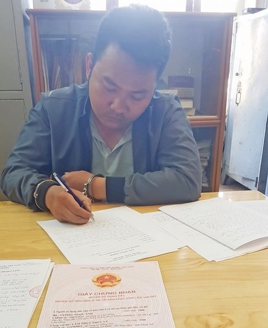 Thuê nhà rồi trộm sổ đỏ sau đó rao bán trên facebook