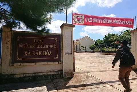 Dùng dao tấn công cảnh sát, Phó chỉ huy quân sự xã bị bắt