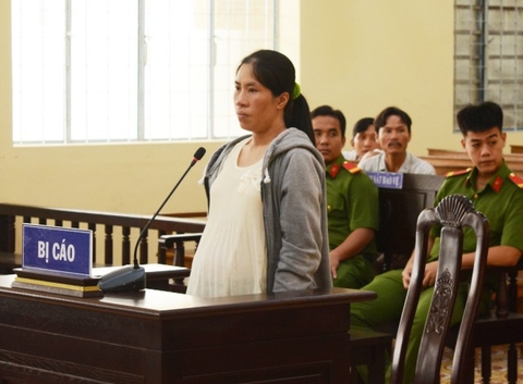 Vợ dùng dây siết cổ chồng tử vong