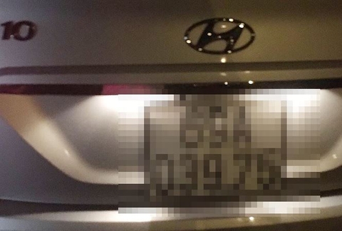 Khách cứa cổ tài xế taxi trong đêm vắng