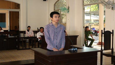 Sát hại tài xế xe ôm để lấy tiền trả nợ cho mẹ