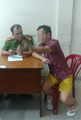 Tạm giữ người đàn ông chửi bới, đe dọa lực lượng dẹp vỉa hè