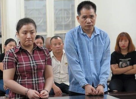 Vào tù sau chuyến đi chơi và mua ô tô với… bạn trai