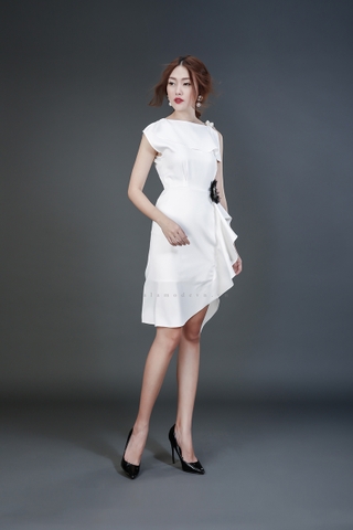 D0153 - Đầm trắng vai đính ngọc + nơ đá
