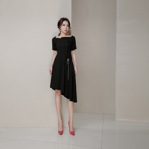 D0187 - Đầm Đen Đính Đá Tua Rua
