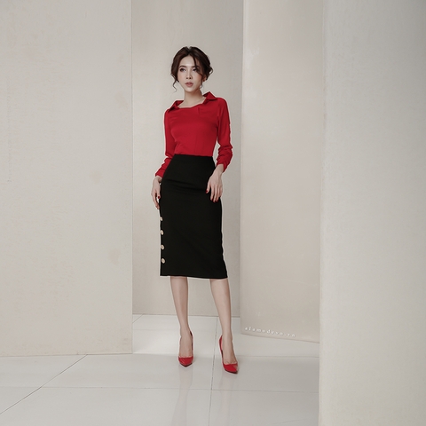 V0090 - Chân Váy Đen Xẻ 4 Nút