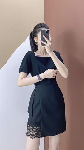 Áo kiểu form ôm nhẹ cổ vuông - A0354