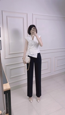 Áo kiểu không tay cổ Vest cách điệu màu trắng - A0619