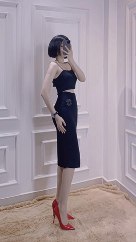 Váy bút chì xẻ đắp xéo cài khóa trang trí - V0120