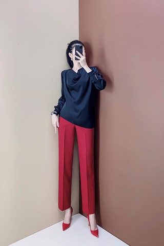 Áo lụa cổ đỗ đen - A0485