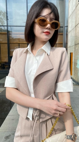 Áo Crop cổ sơ mi cách điệu hai lớp, hai màu xám trắng tay ngắn - A0630