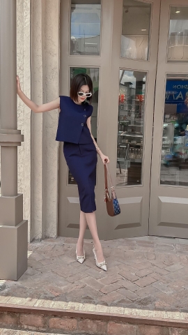 Áo kiểu cổ tròn sát nách - A0629