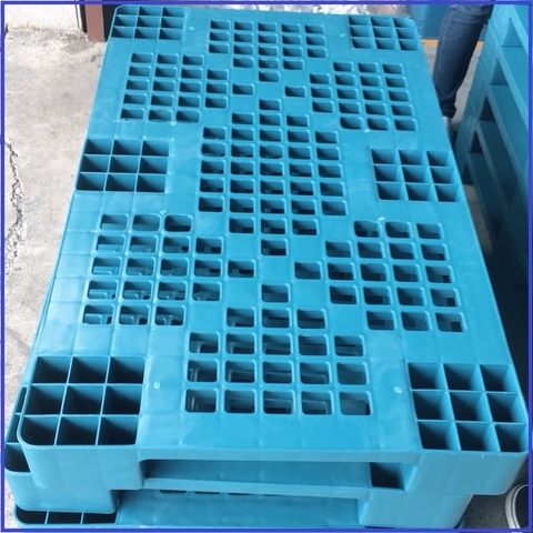 PALLET NHỰA 1000X600X100 MM MÀU XANH