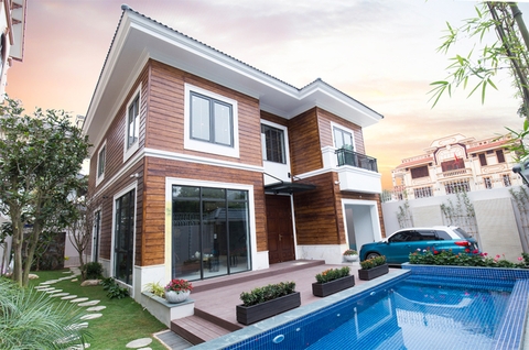 Mẫu thiết kế biệt thự 2 tầng hiện đại ốp gỗ