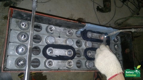 SỬA CHỮA, HỤC HỒI , PHỤC CHẾ ẮC QUY XE NÂNG