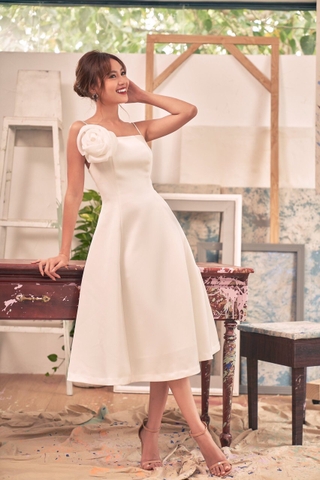 Đầm xoè kiểu hai dây phối hoa ngay vai