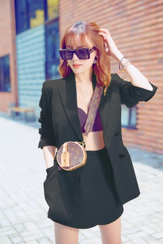 Set áo quần kiểu áo vest tay dài quần giả váy (Đen)