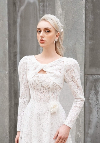 Đầm ren xòe kiểu tay dài phối hoa eo dự tiệc